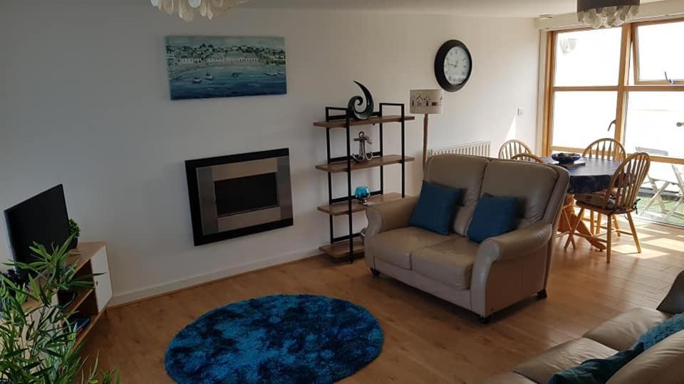 Ynys Lawd, Holyhead Marina Appartement Buitenkant foto