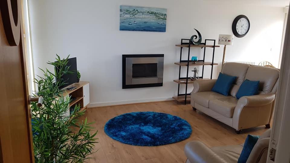 Ynys Lawd, Holyhead Marina Appartement Buitenkant foto